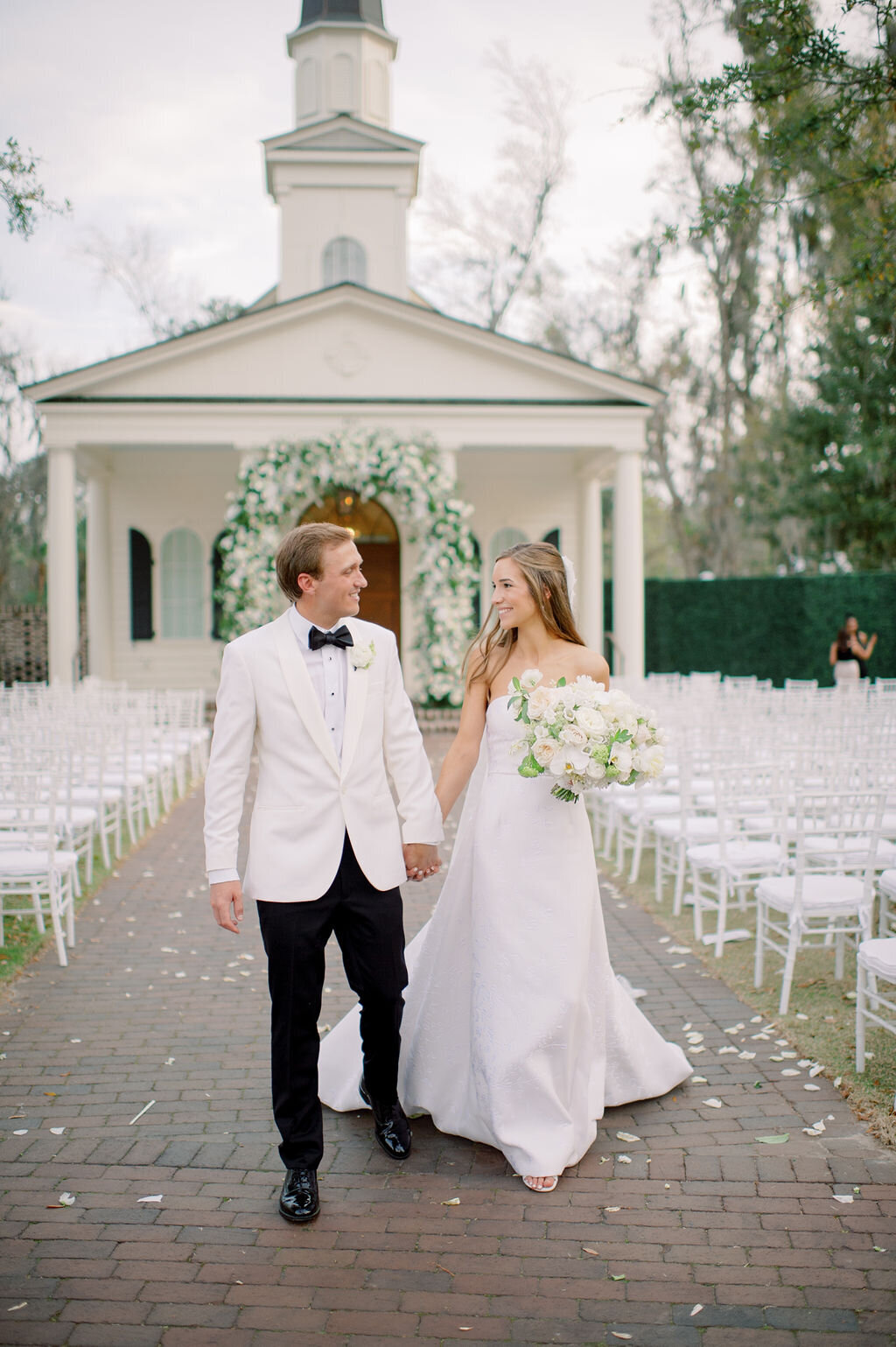 Spring-Wedding-Palmetto-Bluff-South-Carolina-Destination-julielivingstonphotography-couple-28