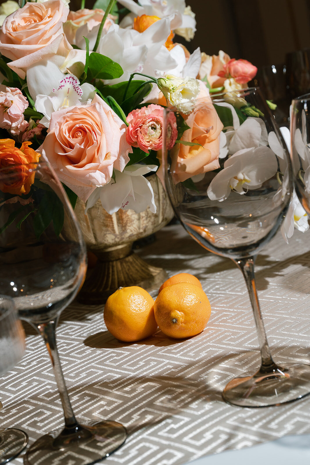 Modern and moody details for a table set-up at the National Museum of Women in the Arts wedding. 