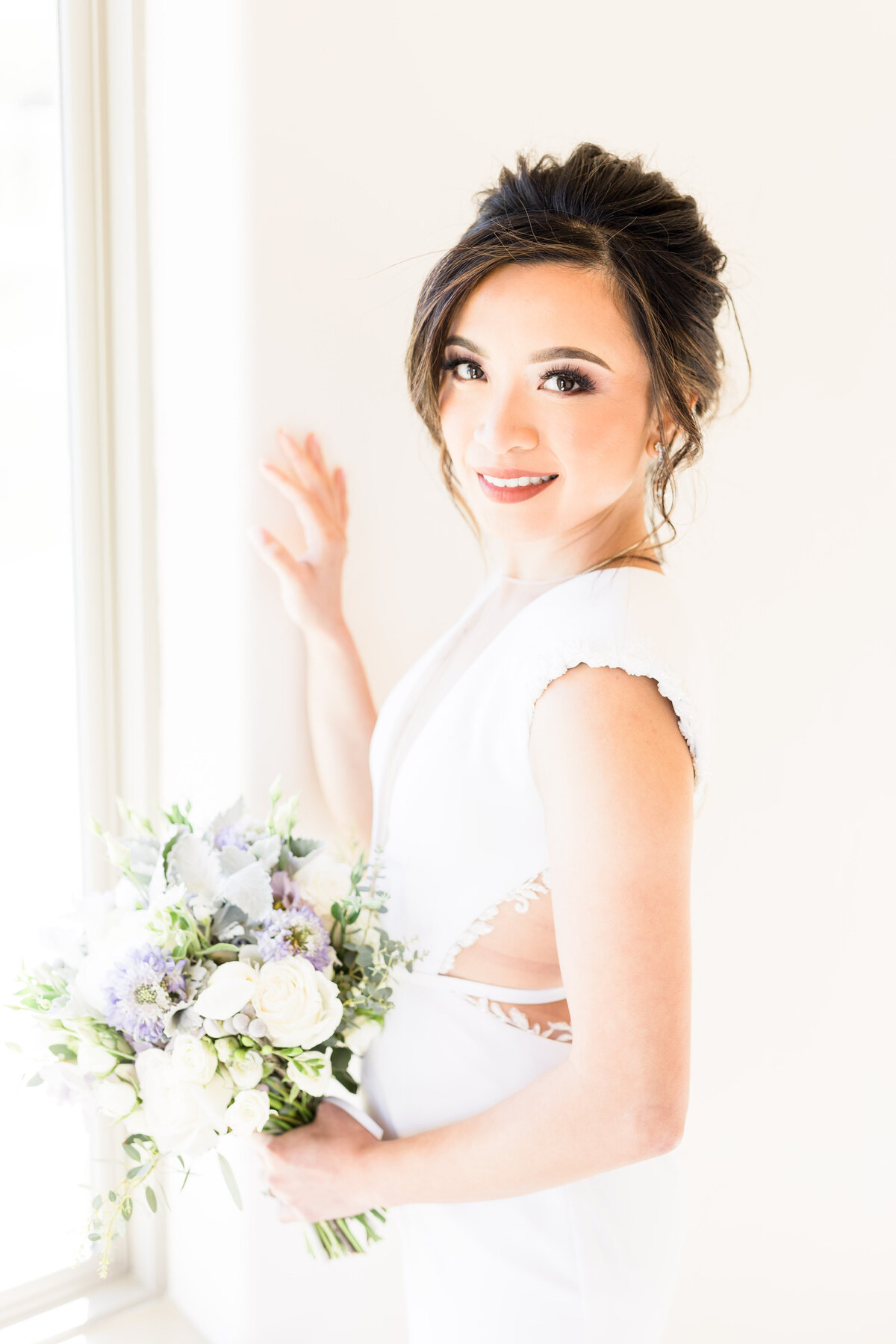 Light and Airy Luxury Wedding Pictures at D'vine Grace
