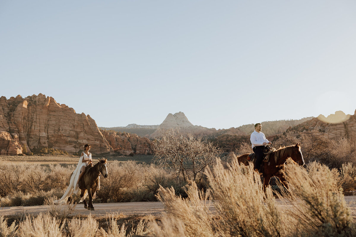 zion-horseback-elopement-49