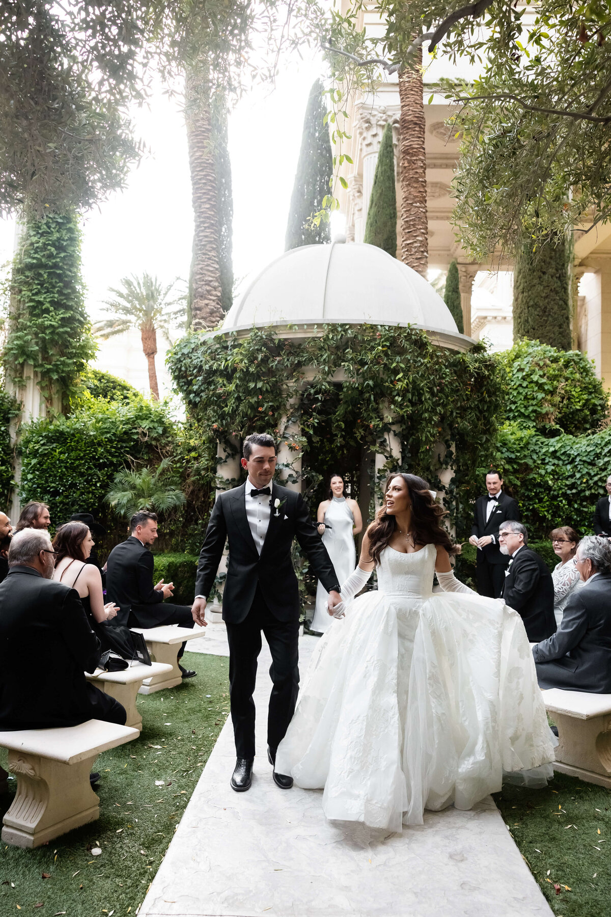 60riskyexposure_samantha-rydge_las-vegas-elopement-photography