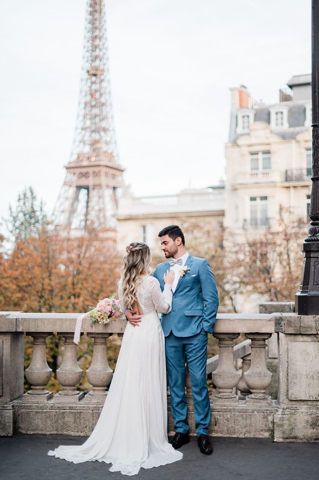 couple-marie-devant-tour-eiffel