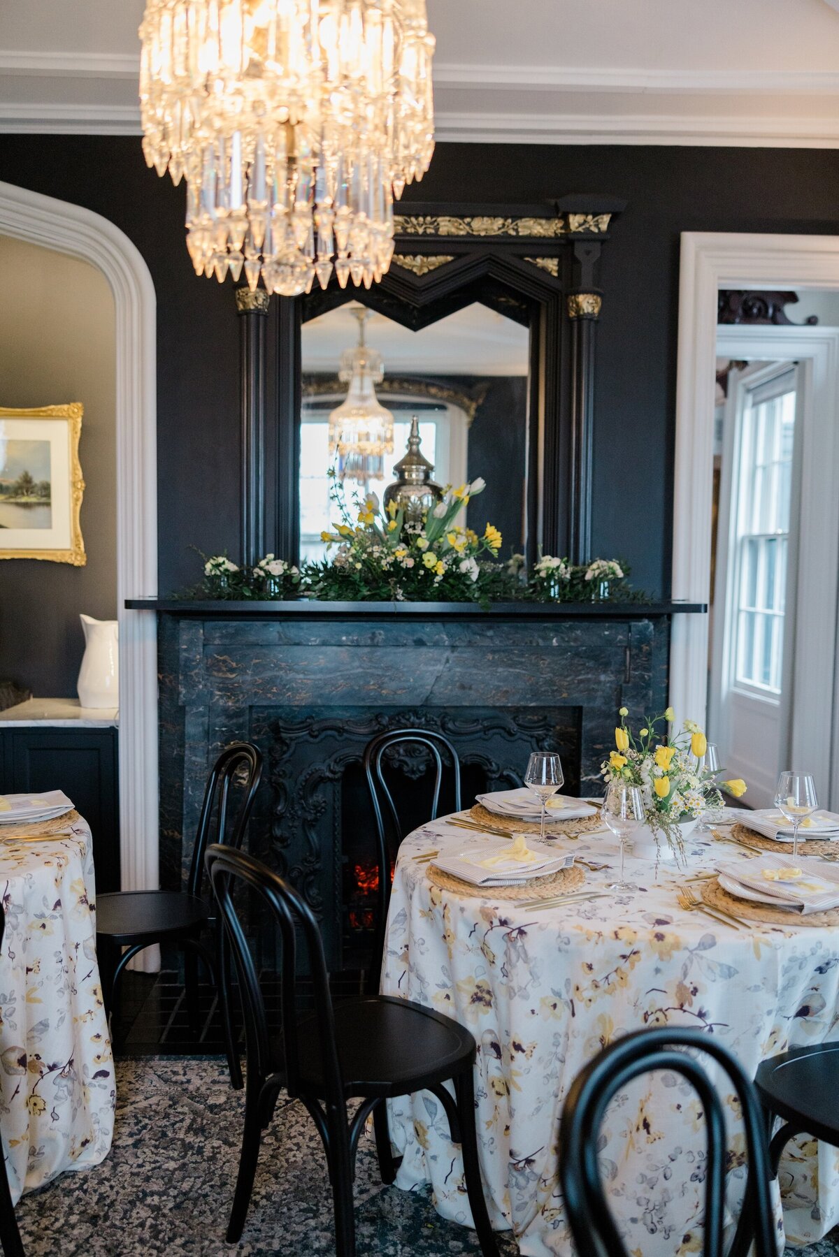 spring-wedding-linens-at-the-estate