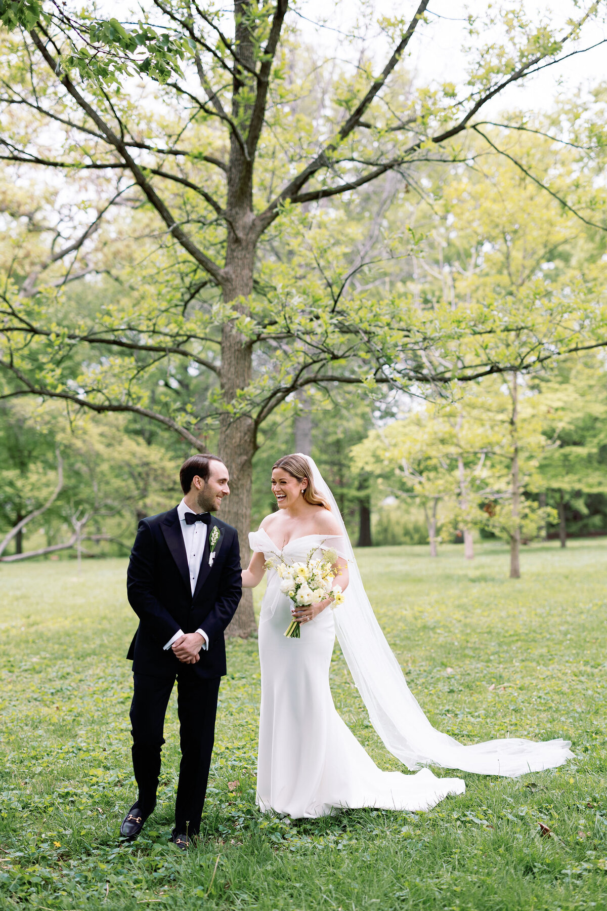 14-bride-groom-first-look