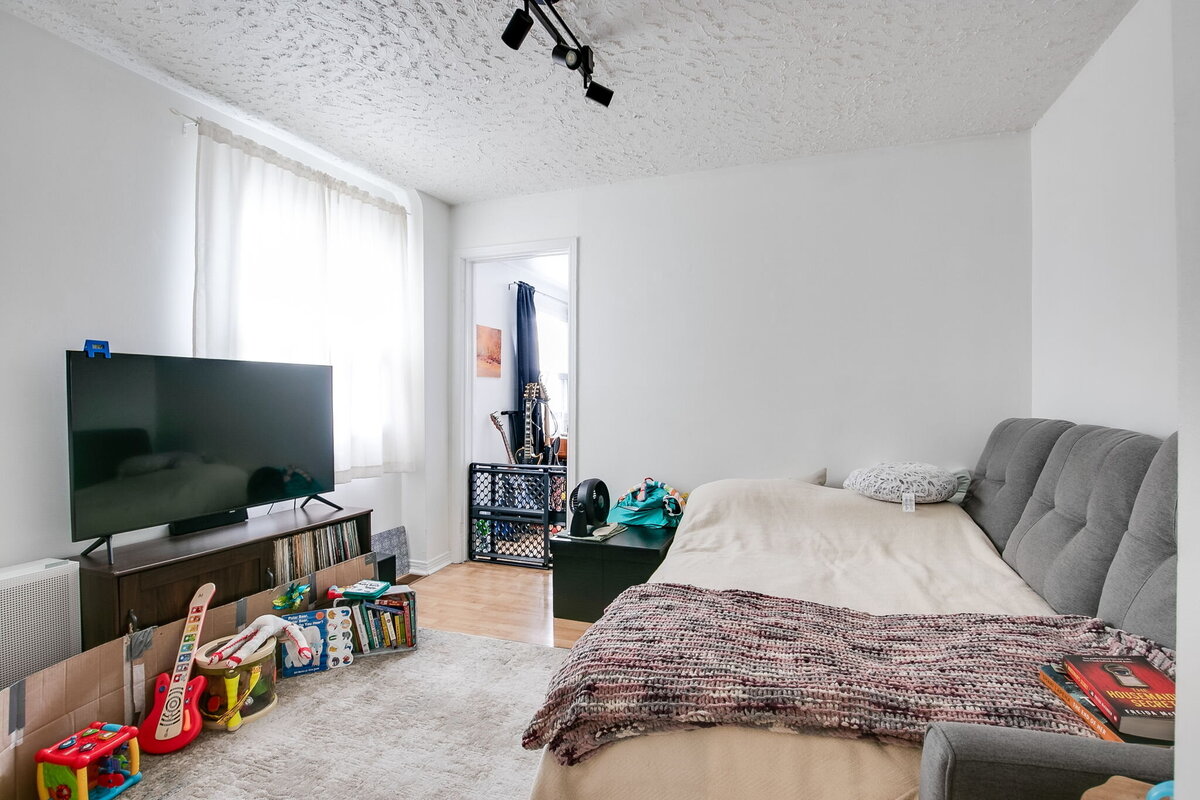 11-web-or-mls-49_005_First Unit