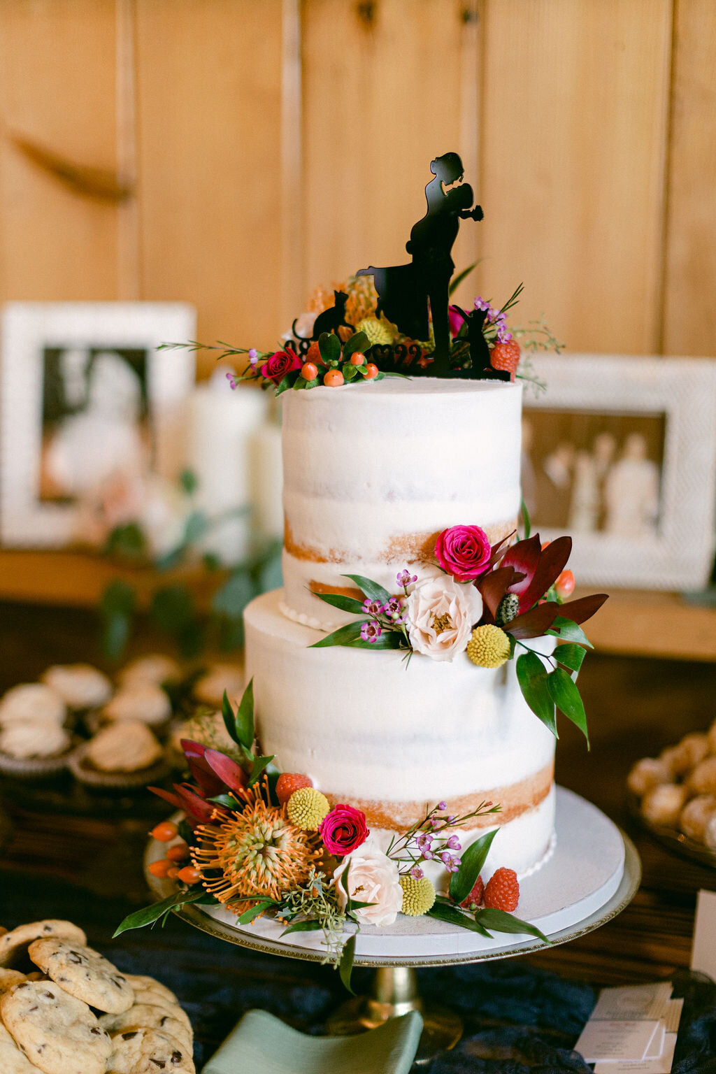 wedding-cutting-cake-decor-windridge-estate