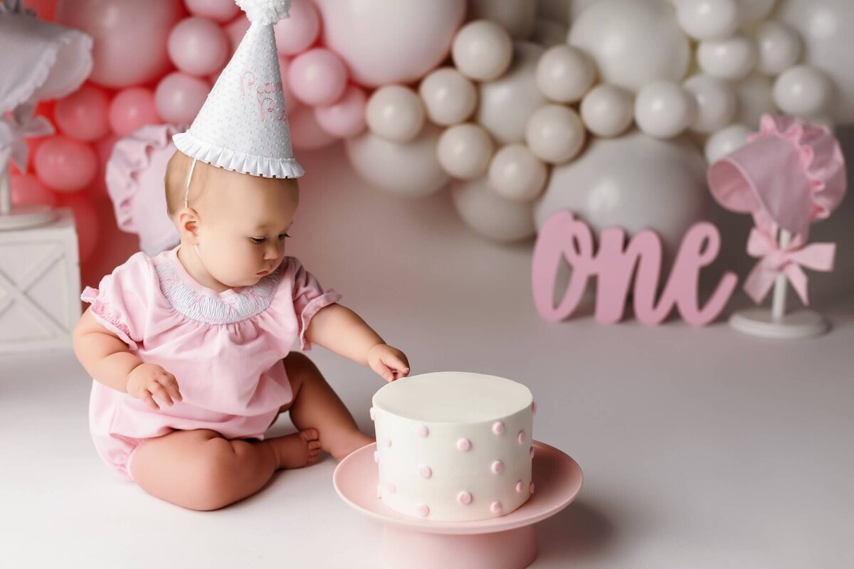 NW Arkansas cake smash photographer, cake smash photography near me, baby birthday photoshoot NW Arkansas