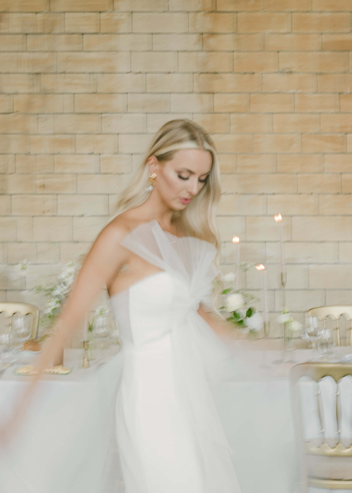 chloe-winstanley-weddings-grittleton-house-newhite-bridal