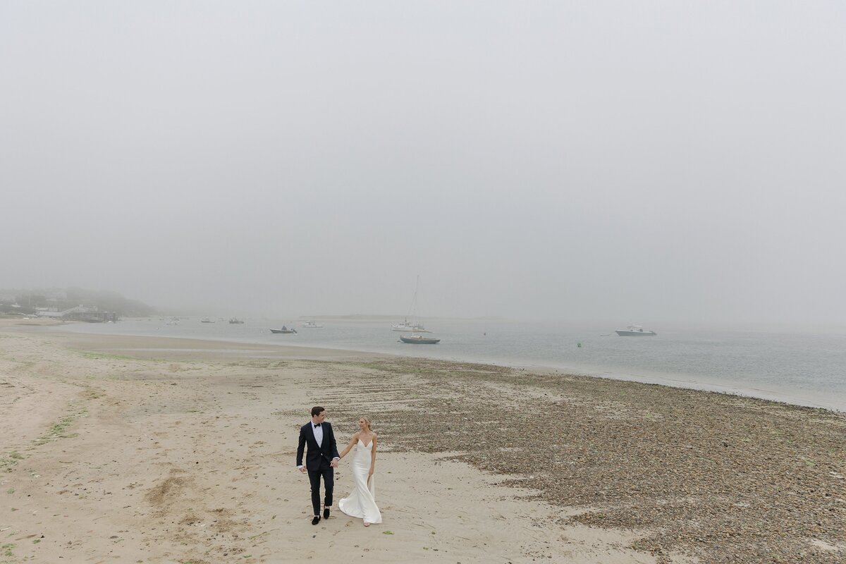Since 2009, Deborah Zoe Photography has been synonymous with seamlessly capturing luxury weddings and events of all sizes hosted in some of New England's most storied locations. 