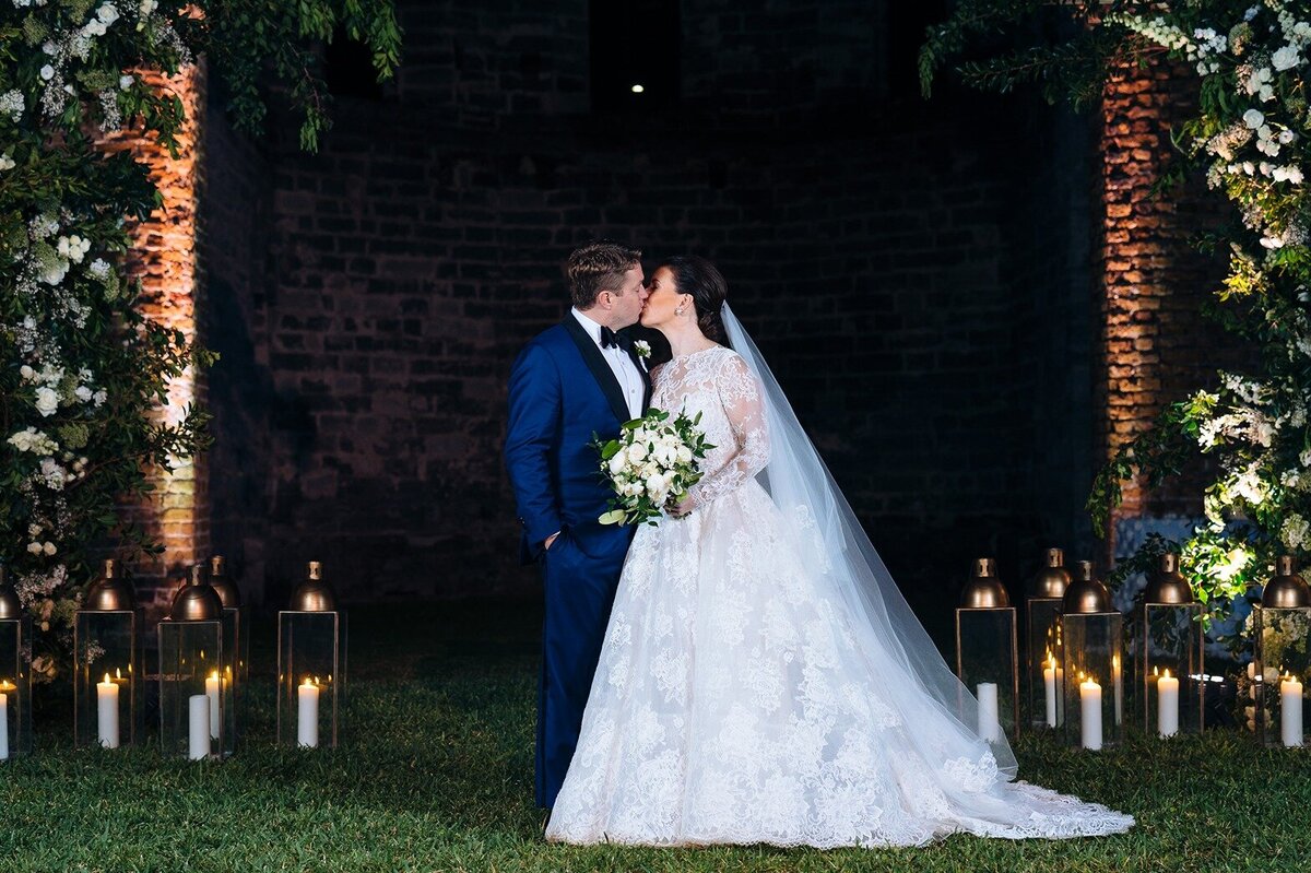 Airplane Hangar-Bermuda-Wedding-Dasfete-9