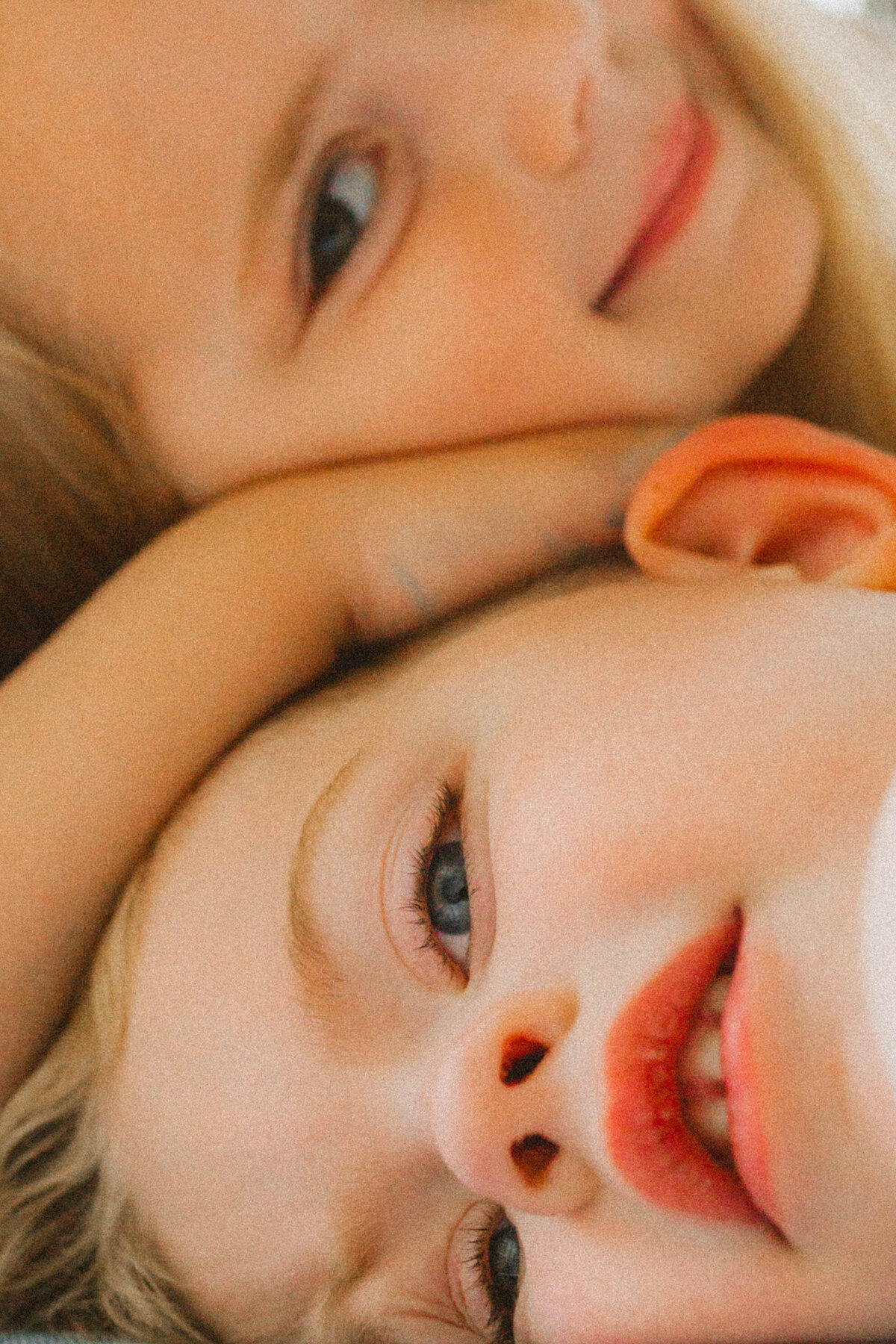 Fireshot-Studios-Candid-Motherhood-Minis-Crossroads-KC.jpg-240413-0071