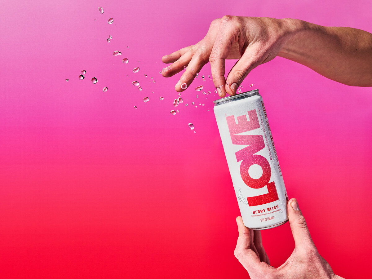 los-angeles-beverage-photographer-drinks-photography-lindsay-kreighbaum-be-love-electrolyte-drink-still-life-lifestyle-canned-drink-8