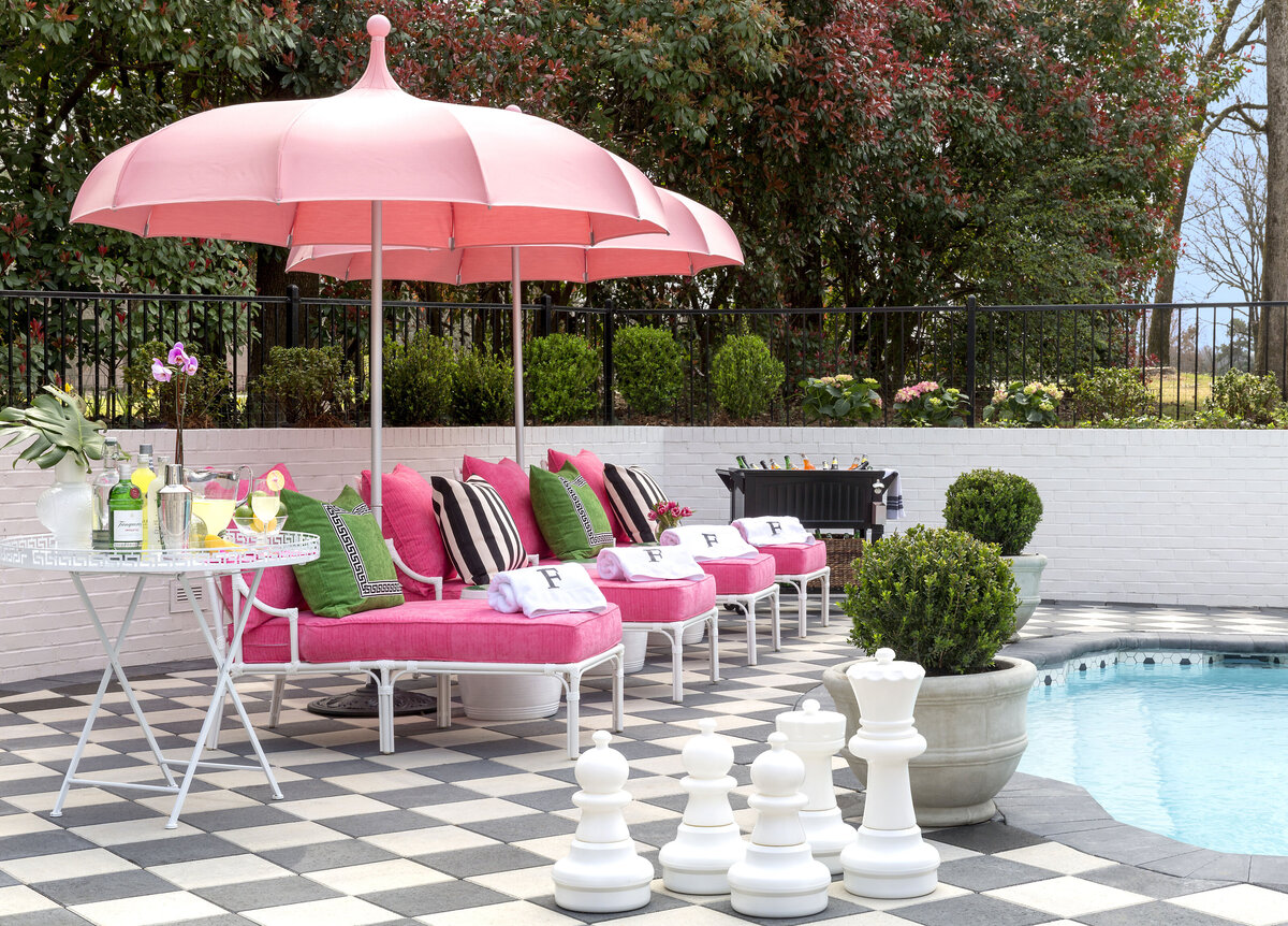 outdoorpool-hotpinkrecliningchair-little-rock-tobifairley-betterlawnsandgardens