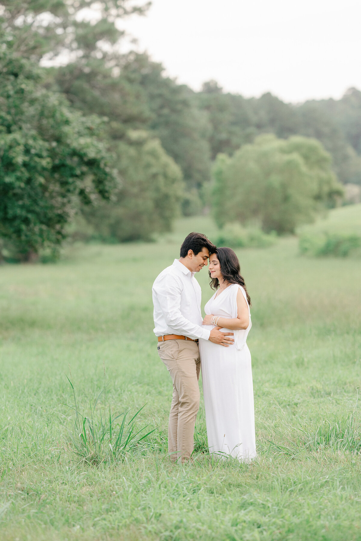 light and airy maternity portraits in tuscalloosa al
