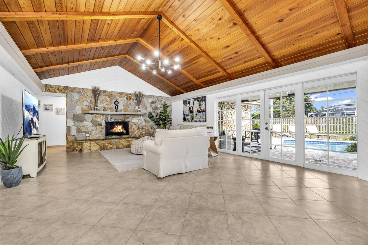 Living Room (4)
