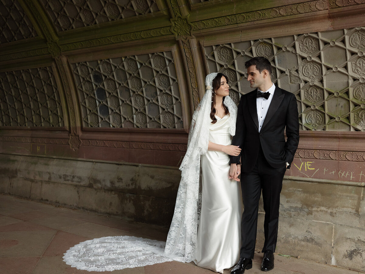 Faye-Fern-Creative-Ruby-Olivia-Rae-Hersey-Eugen-Hotaj-Prospect-Park-Boathouse-Wedding-First-Look-15