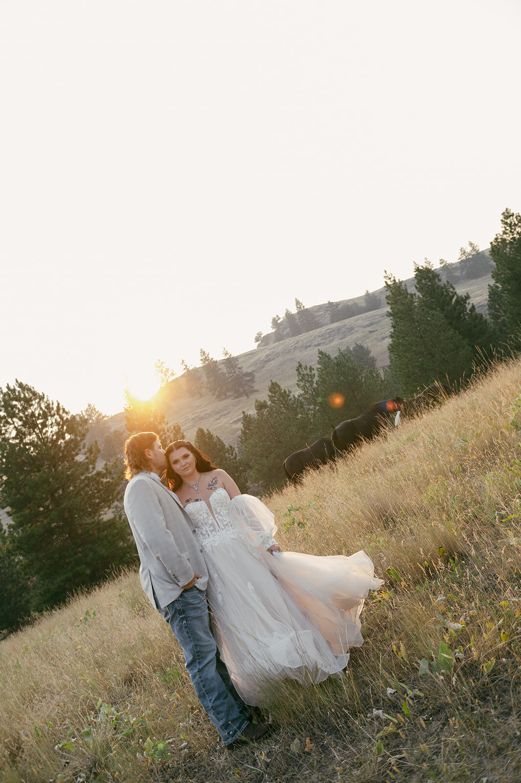 presley-gray-photo-wild-horse-montana-elopement-0294