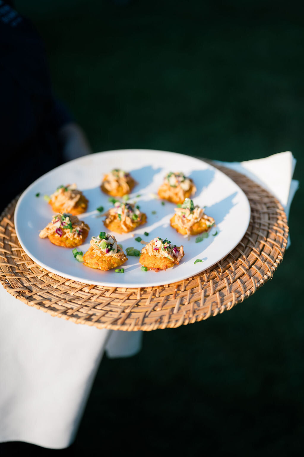 cocktail-hour-appetizers-at-smith-farm-gardens-ct-jen-strunk-events