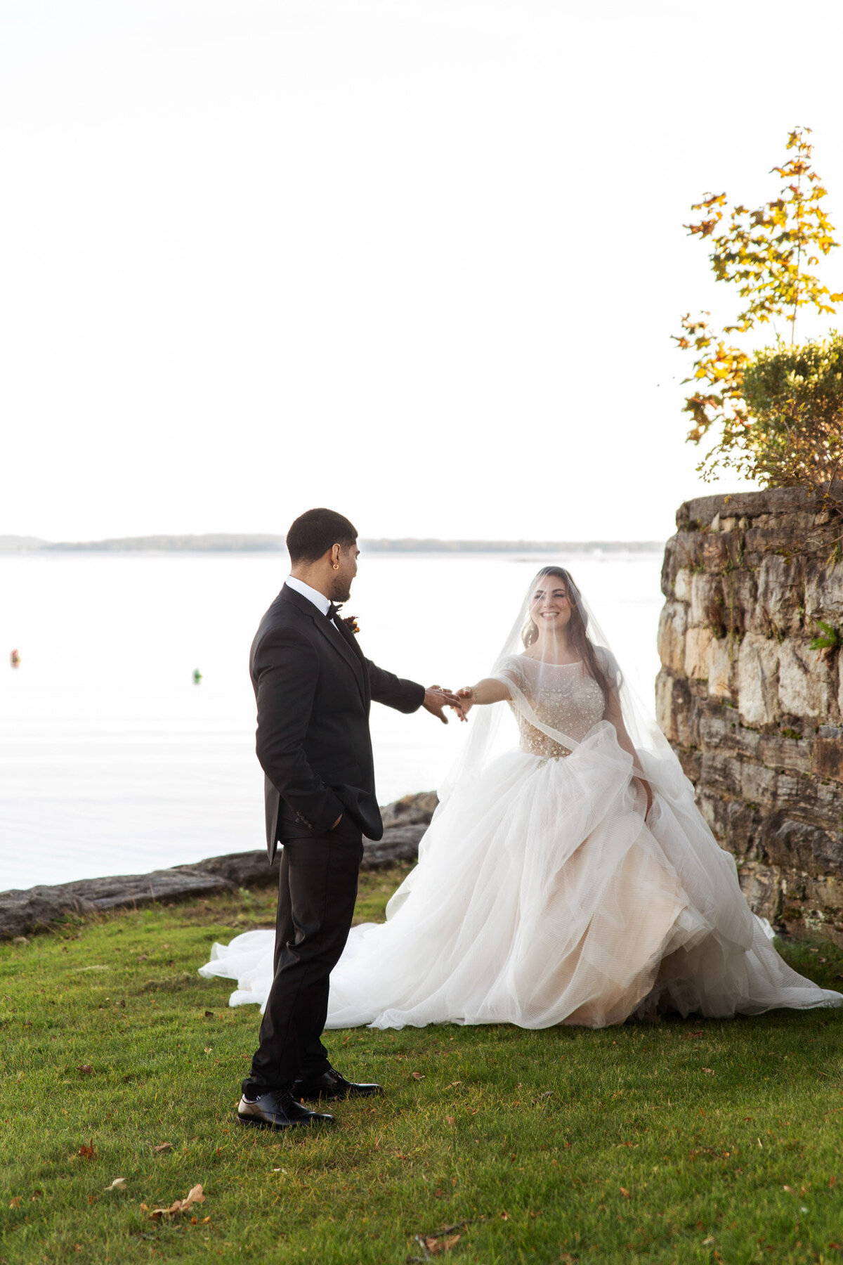 best afforadable elopement and wedding photographer in new york city and new jersey mamaroneck beach and yacht club ceremony and reception-41