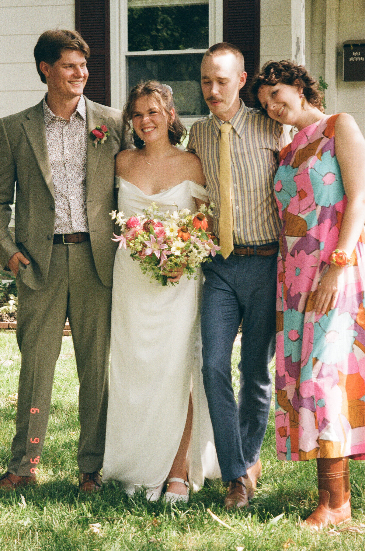 intimate-backyard-wedding-columbia-missouri00012