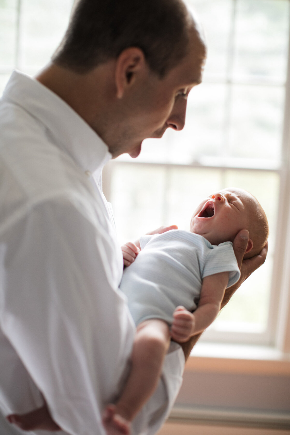 candid-natural-boston-newborn-family-photographer-zev-fisher-093