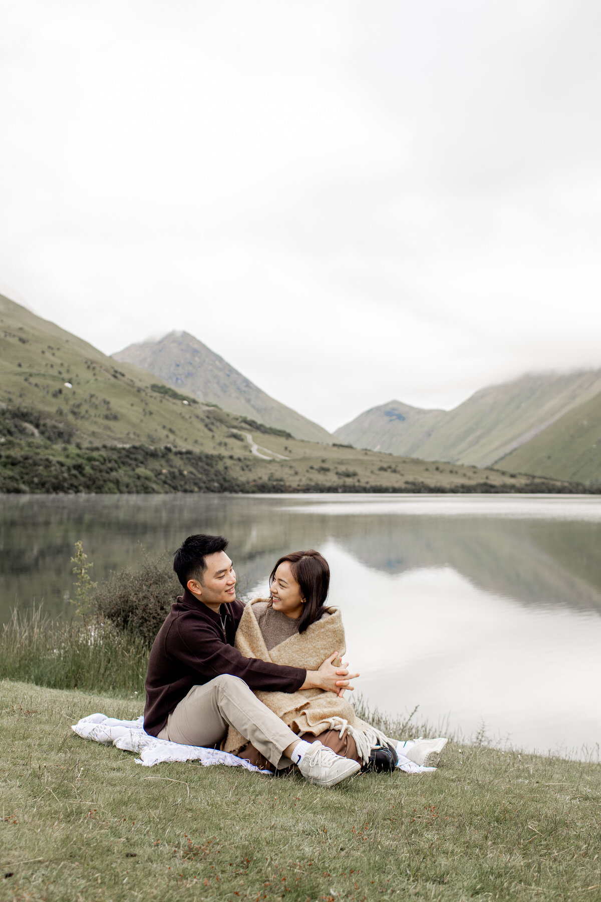 Couplephotoshoot_ohdarlingcreativestudio_Moke_lake_Queenstown33