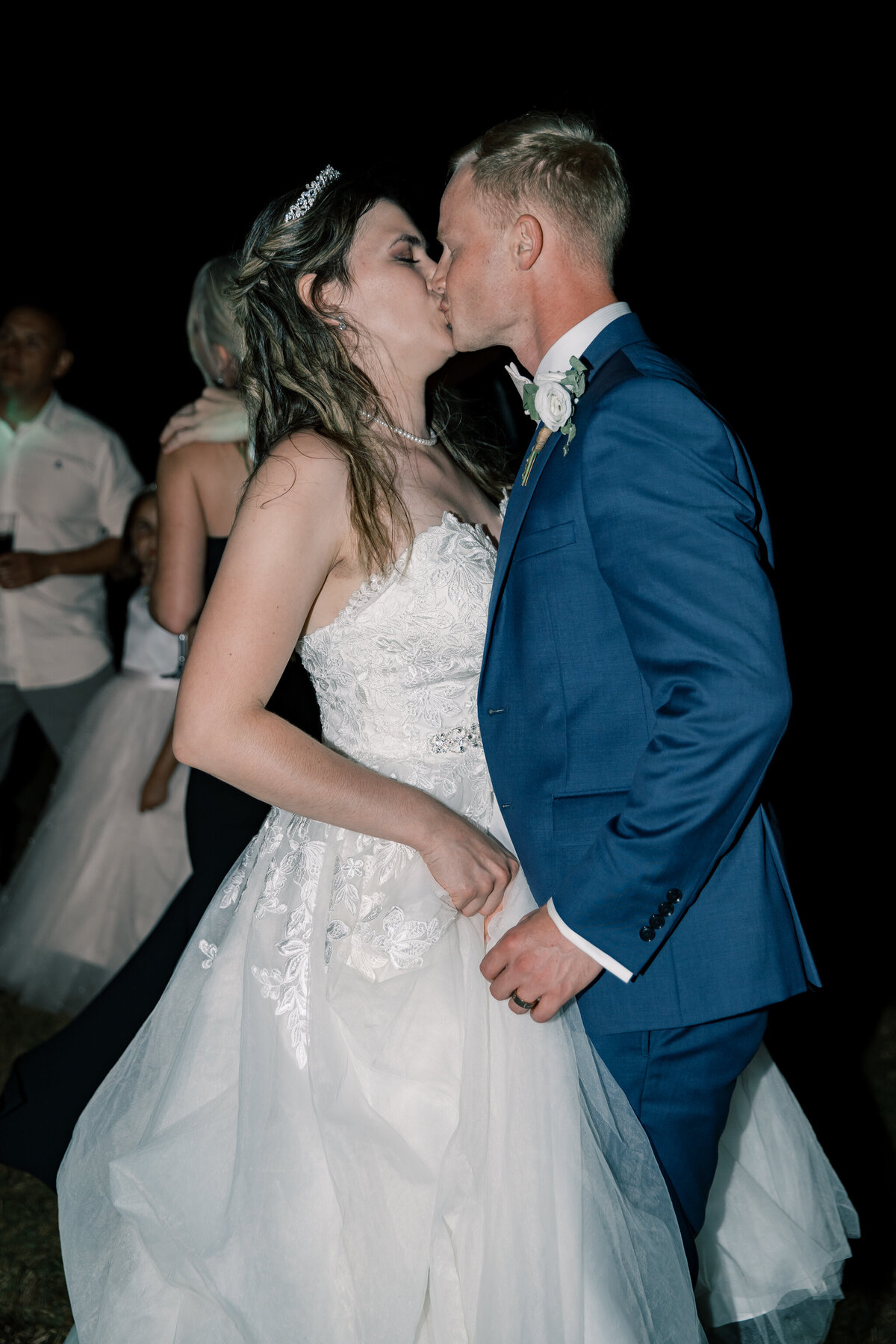 Wedding in Spain | bride and groom share a kiss on the dance floor