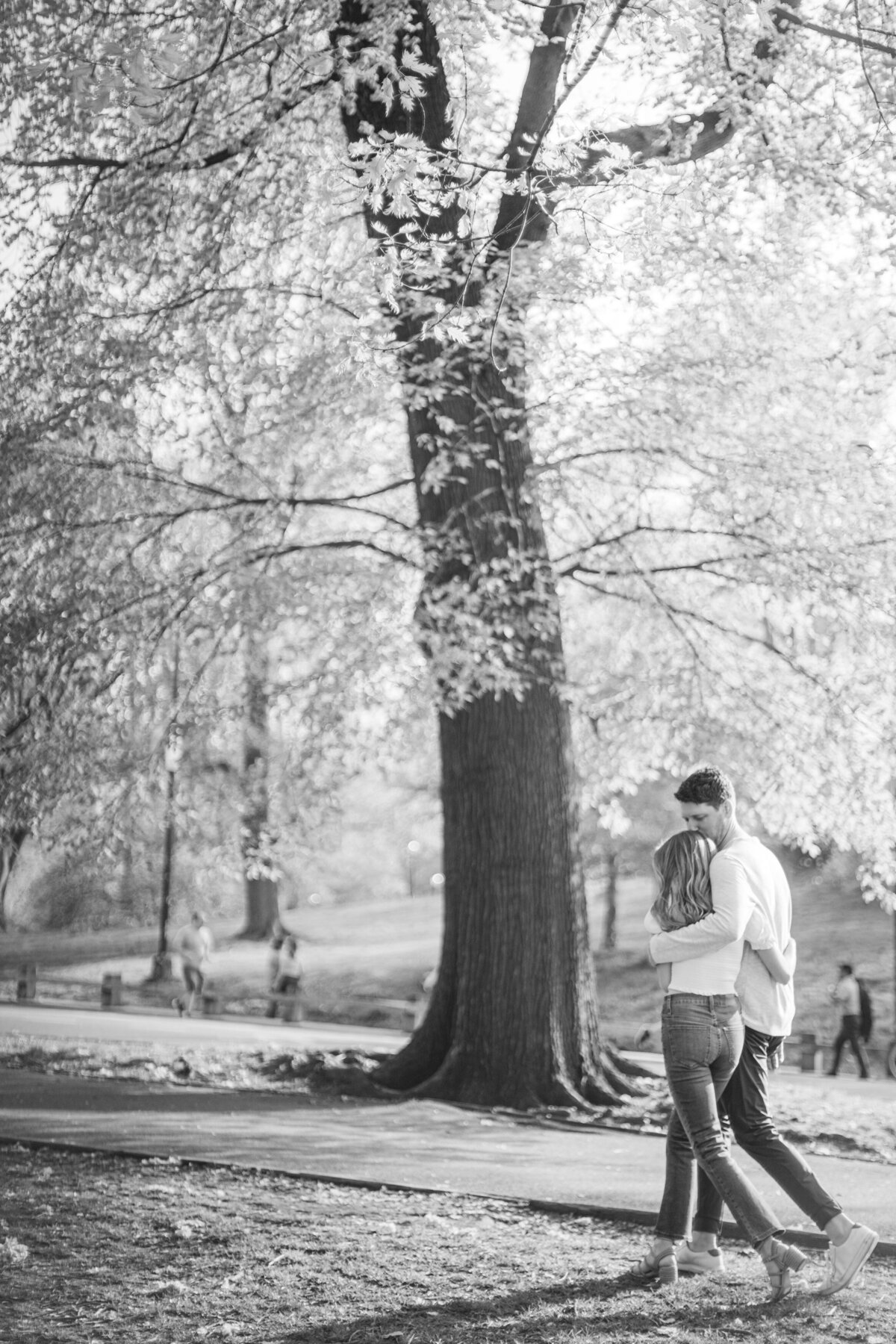 centralparkengagementsession-nycengagement-summerengagementnyc-felixfeyginphotography-028