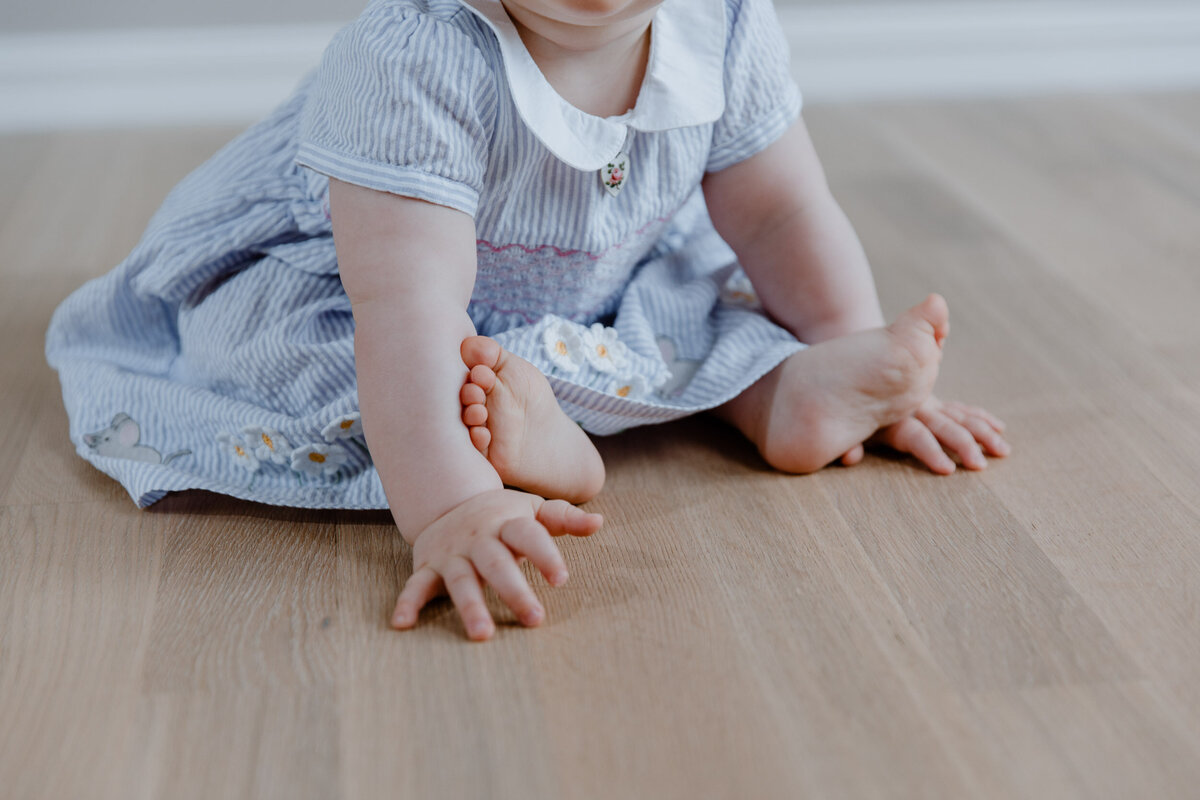 ettårsfoto_Oslo_homesession_jente_fotograf_charlottechristensen_studio_detaljer