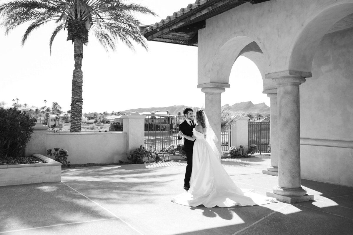 59_riskyexposure_marley-simon_las-vegas-elopement-photography