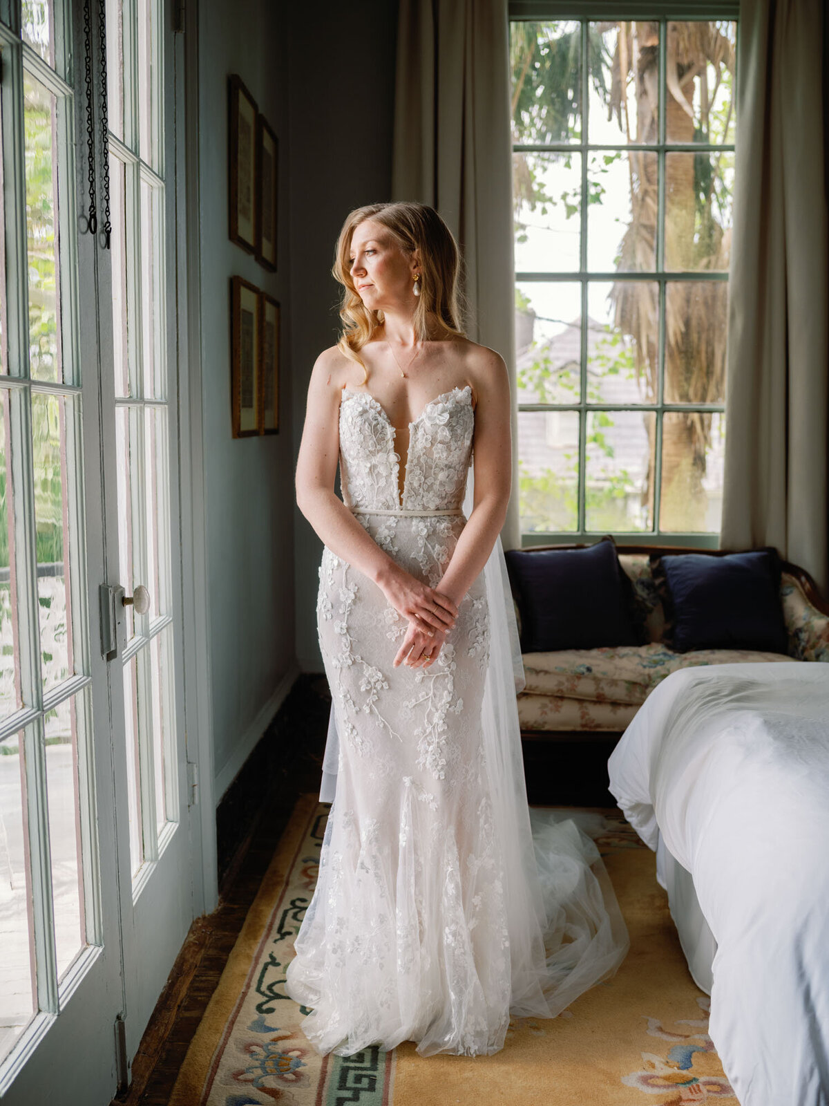 Stephanie and Jacob's colorful Derbes Mansion Wedding