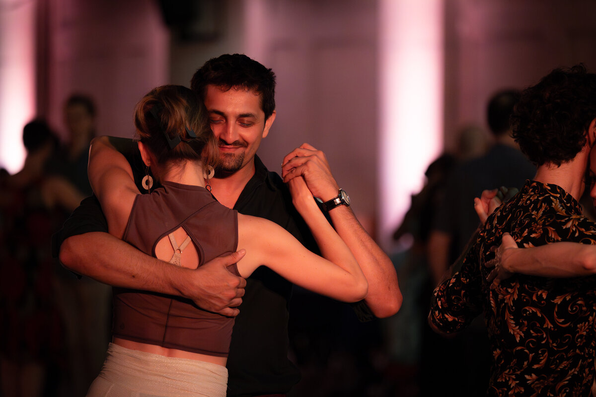 Couple de danseurs Bailongo Montréal Salle de spectacle Brébeuf