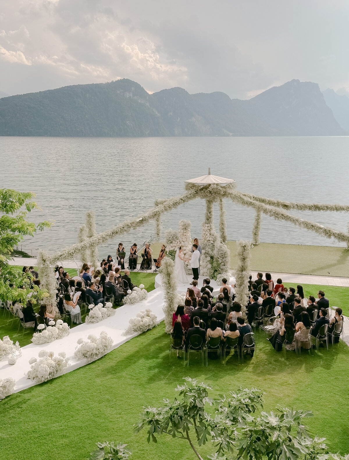 Park-Hotel-Vitznau-Wedding-Switzerland-Eventoile-11