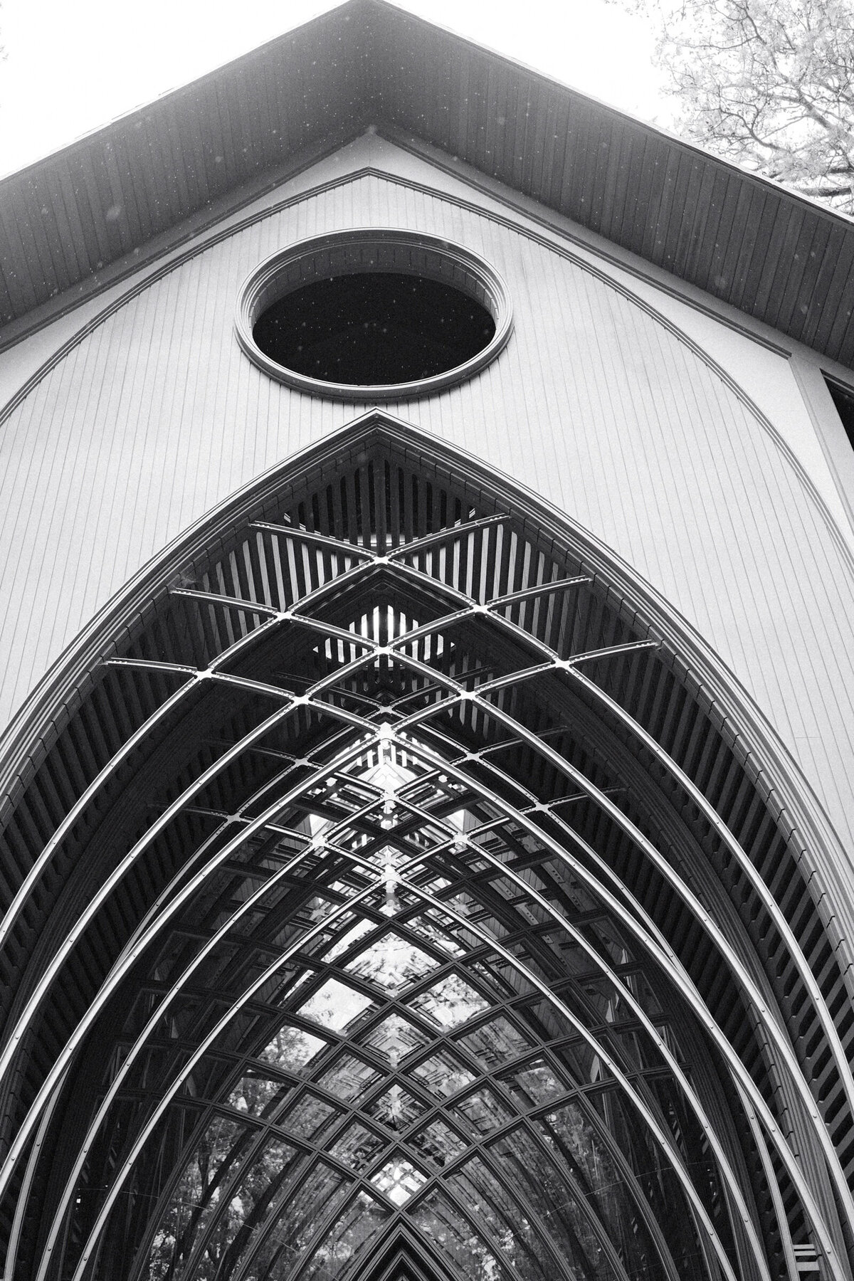 A black and white wedding photo of  Anthony's Chapel in Hot Springs Arkansas