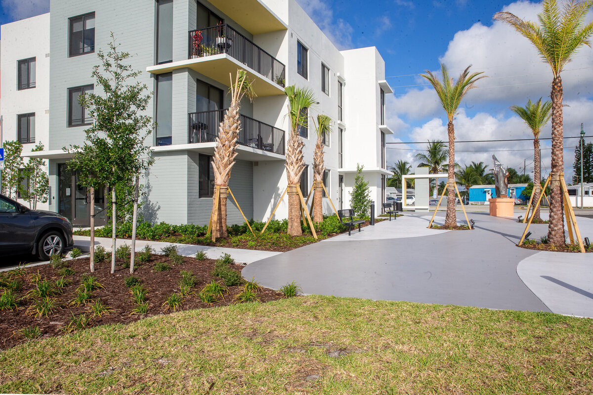 062524BERKELYPALMBEACH-32