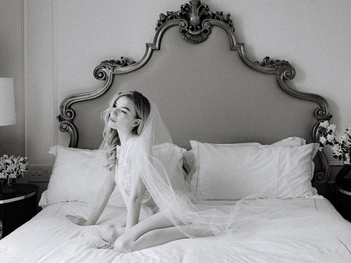 bridal boudoir portraits at the plaza-2