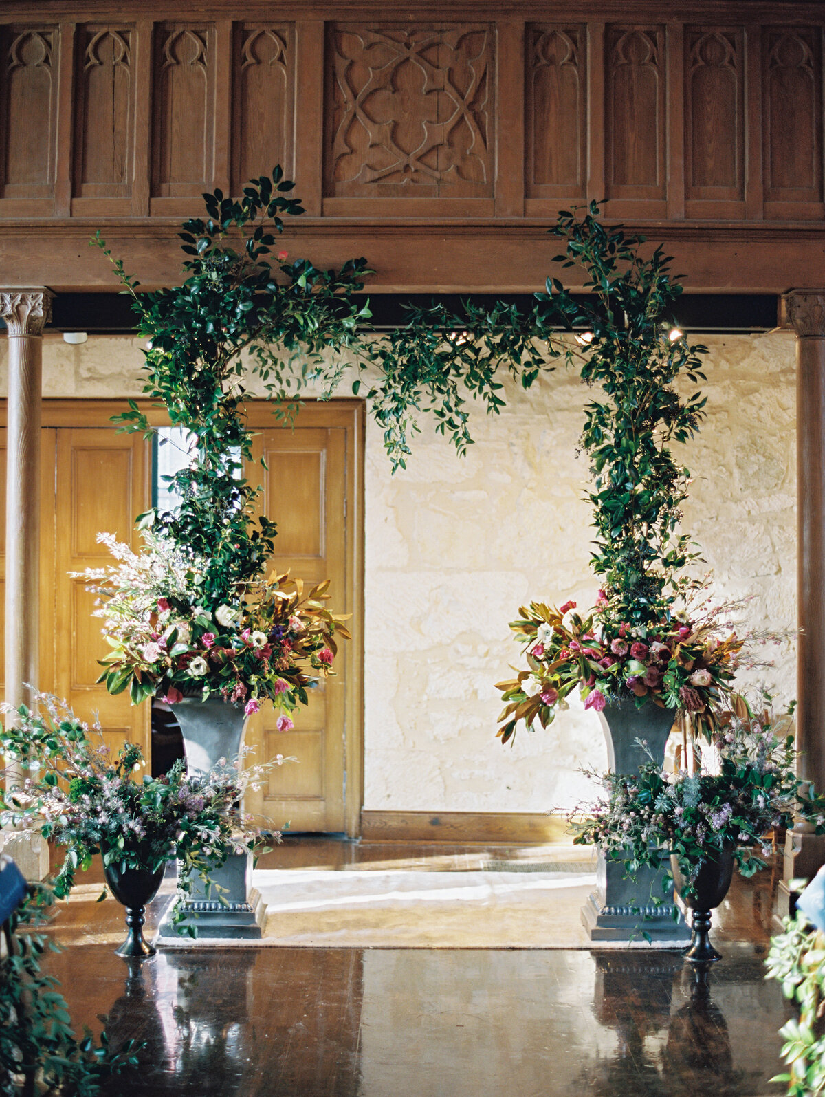 09-max-owens-design-jewel-toned-wedding-ceremony-floral