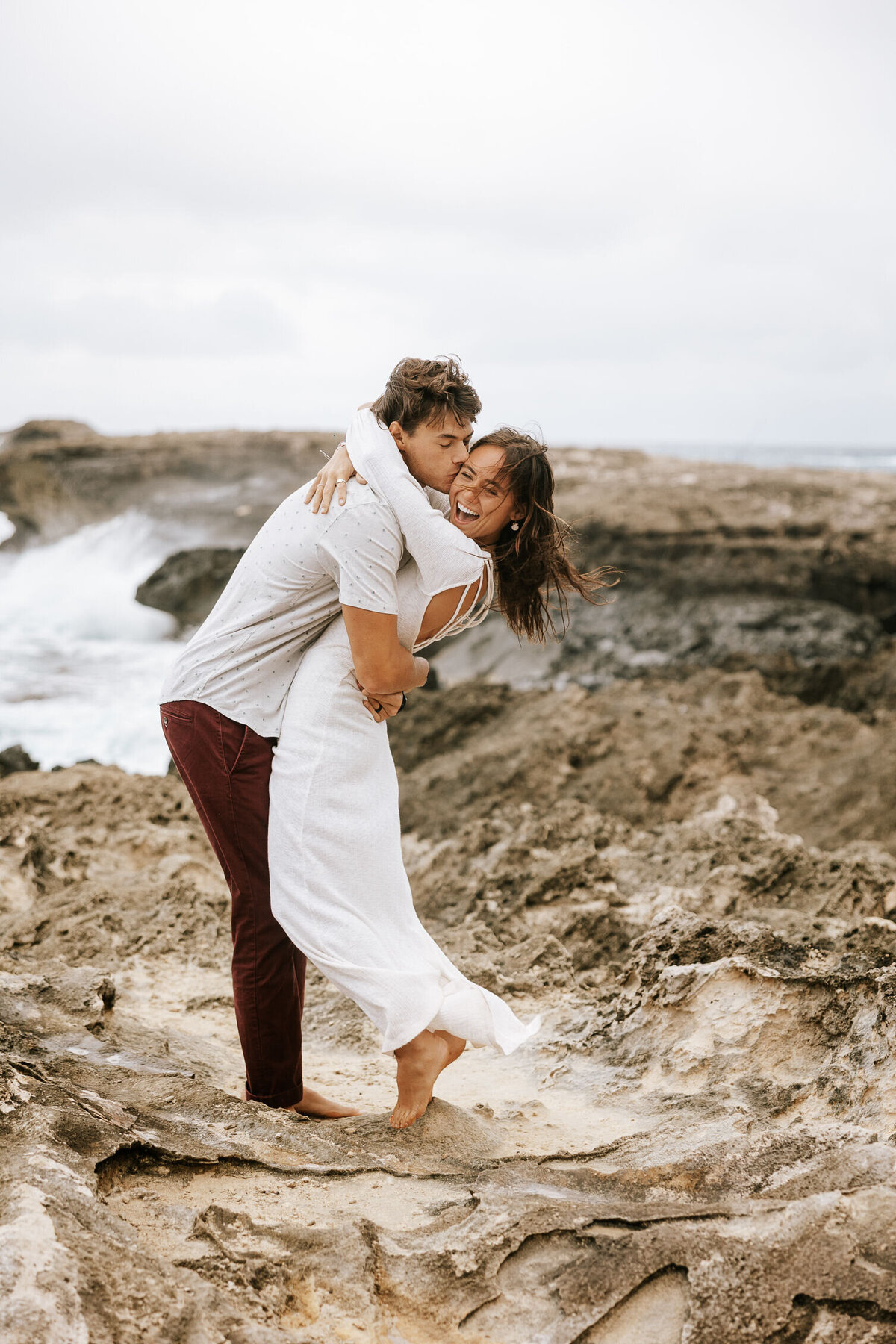 North_Shore_of_Oahu_Engagement_Photos_Skateboards_Laie_Kahuku_Haleiwa-33