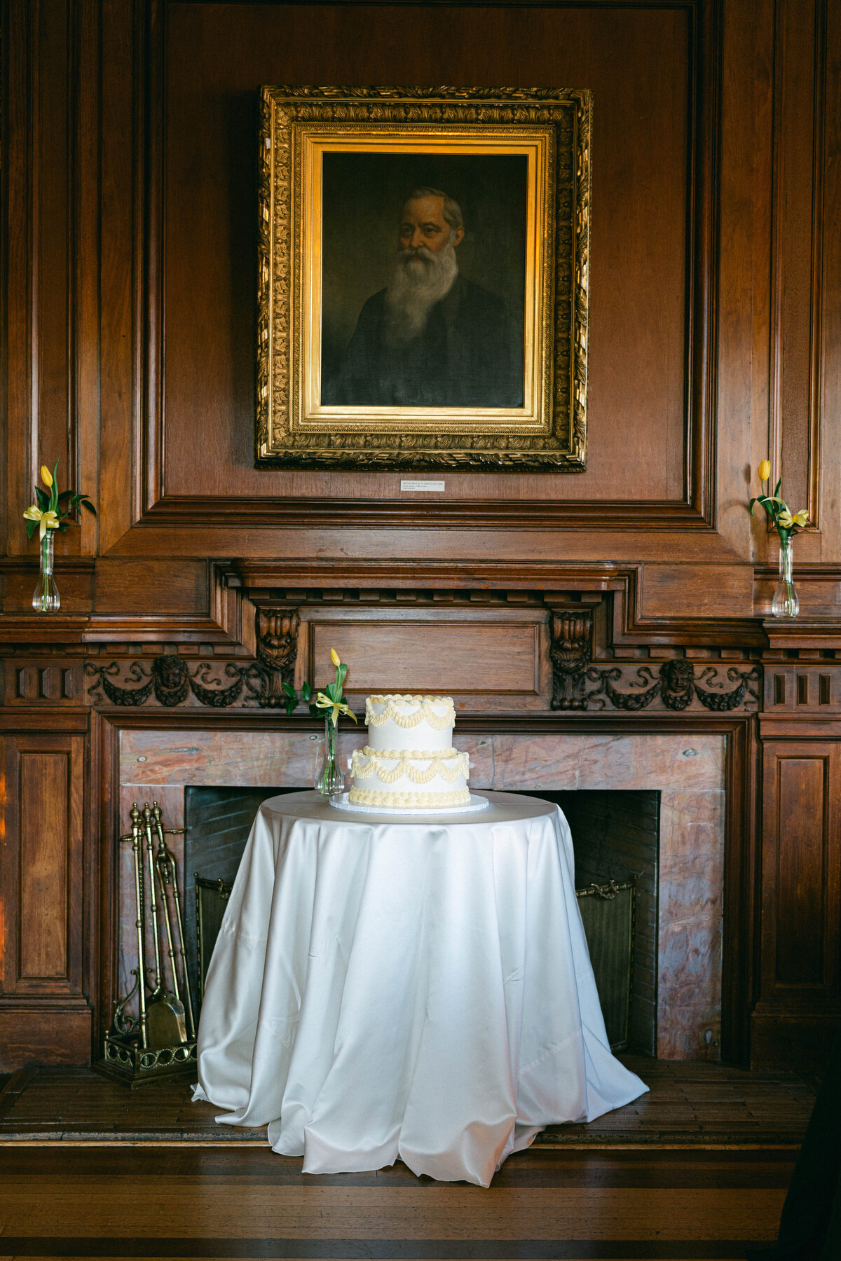 cairnwood-estate-spring-wedding-philadelphia-photographer-Tented-reception-Decor_073