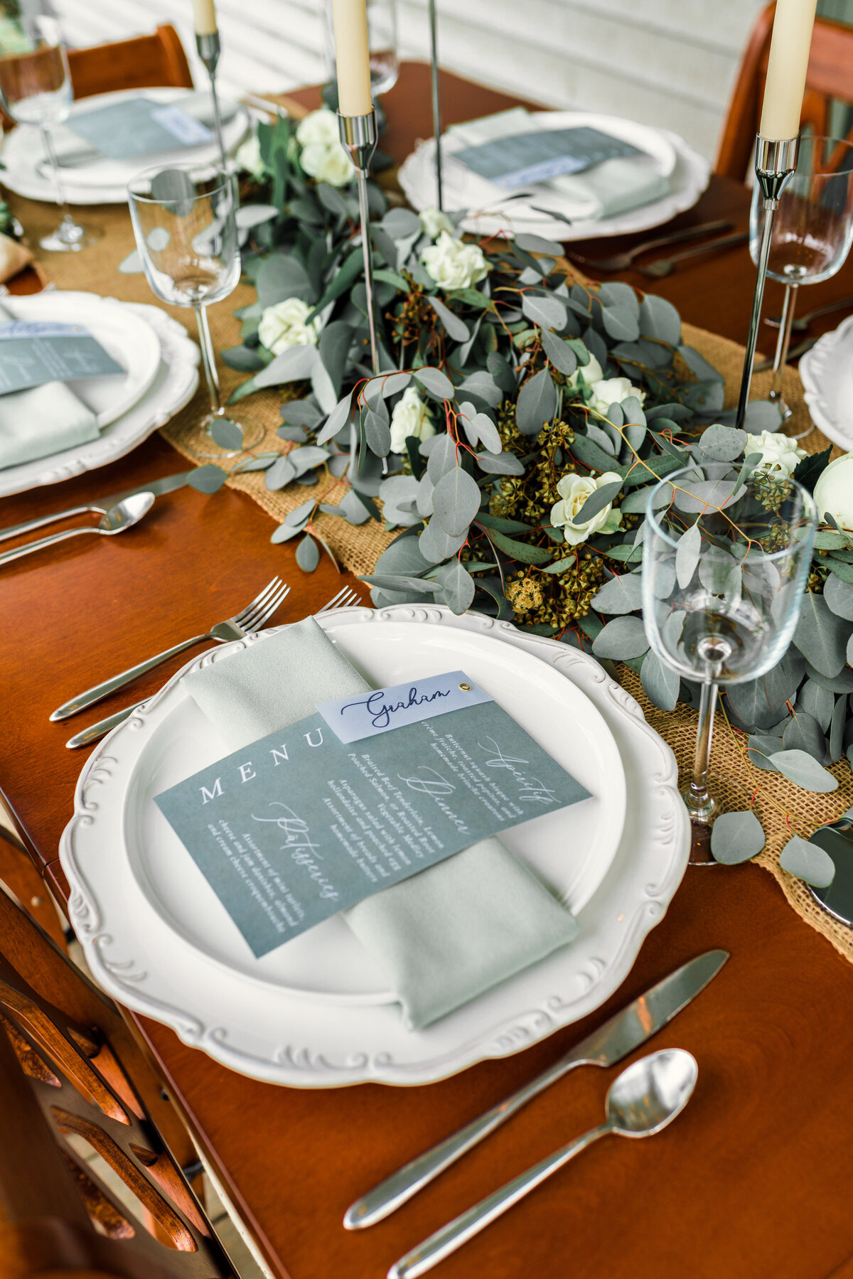 custom-wedding-menu-tablescape