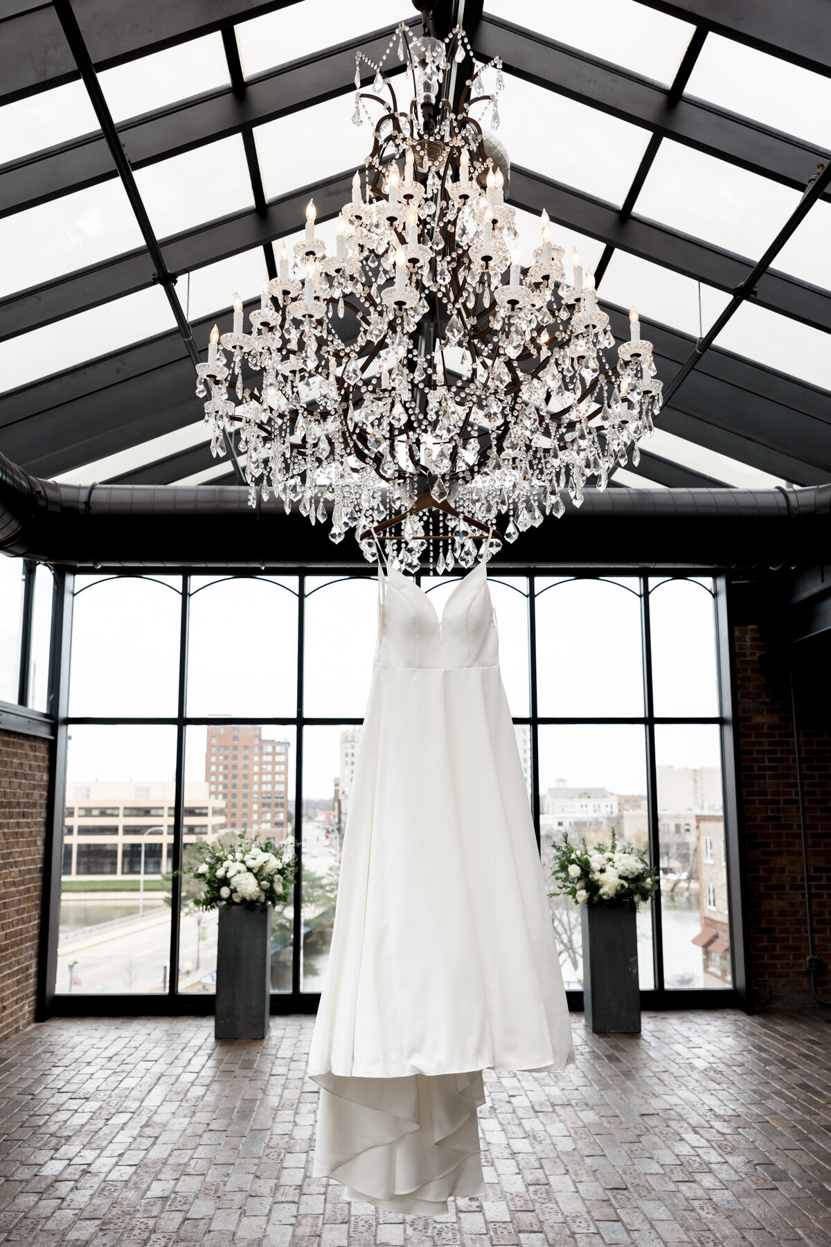 -The-Standard-Wedding-Rockford-Illinois-Classic-Style-1