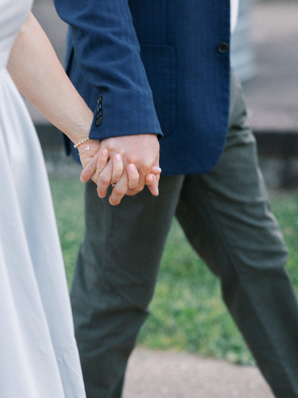 053124_Lauren-and-Shane-Schenley-Park-Engagement-annetroxelpittsburghweddingphotography-2754