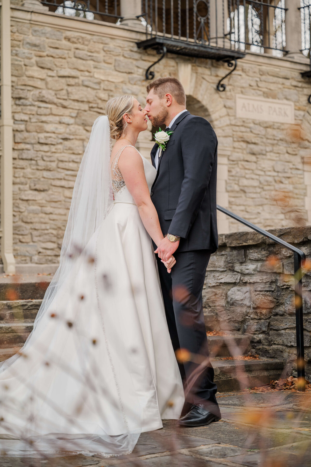 the-center-cincinnati-wedding (21)