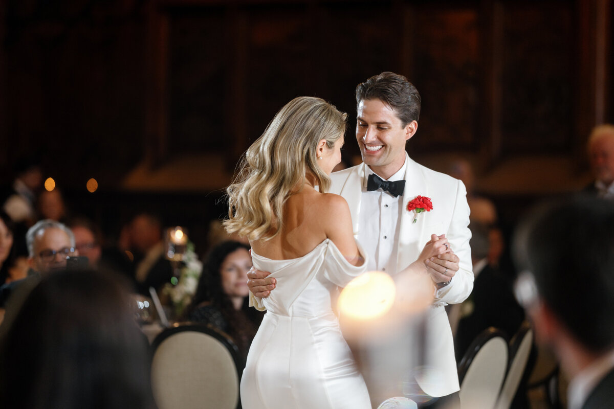Aspen-Avenue-Chicago-Wedding-Photographer-Chicago-Athletic-Association-Simplicitee-XO-Design-Co-St-Mary-of-the-Angels-Church-Anomalie-Beauty-Timeless-Vogue-167