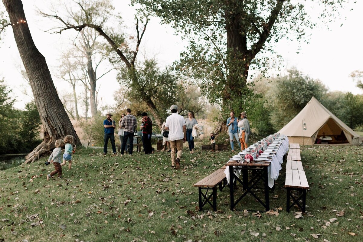 lonnymag_shelterco_friendsgiving_0085