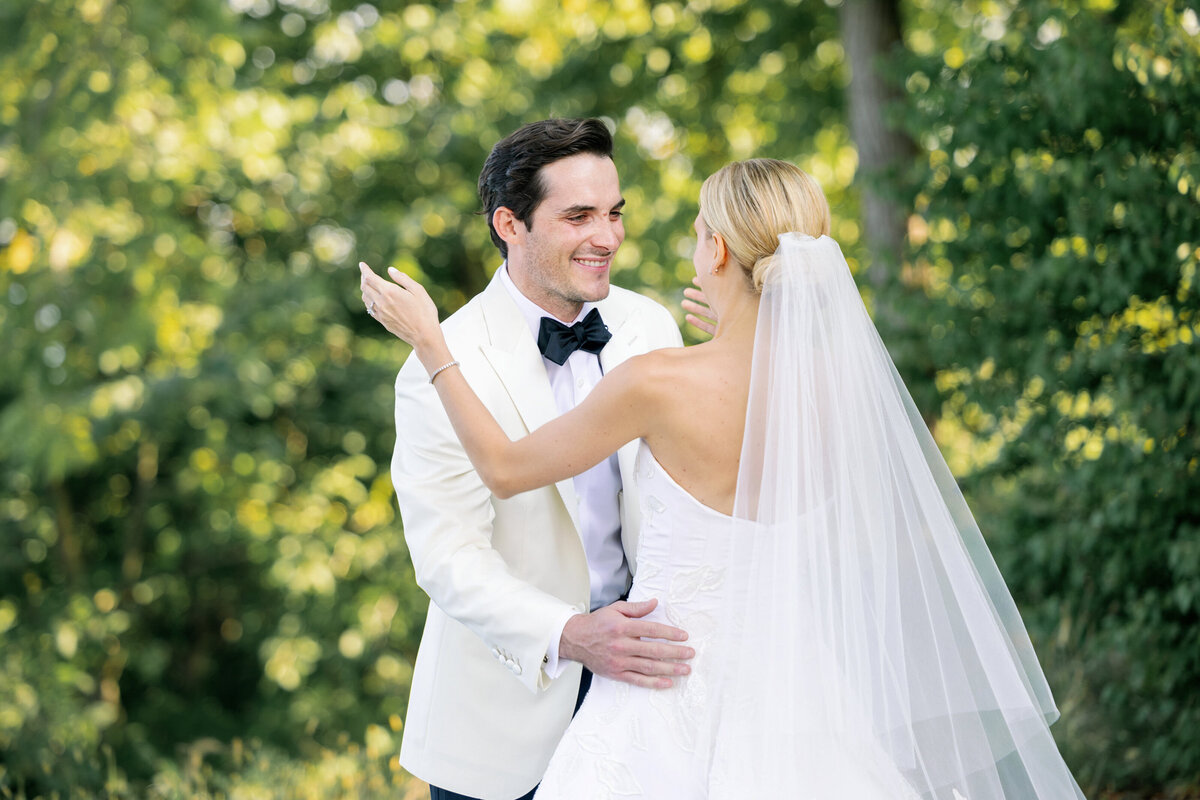 shoreacres-lake-bluff-tent-wedding-by-olivialeigh-24