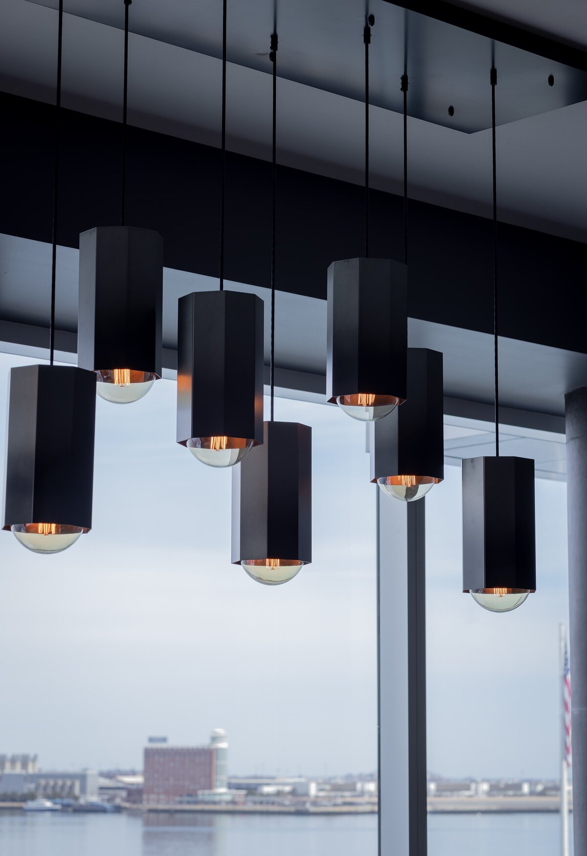 seaport-modern-dining-room-bold-lighting