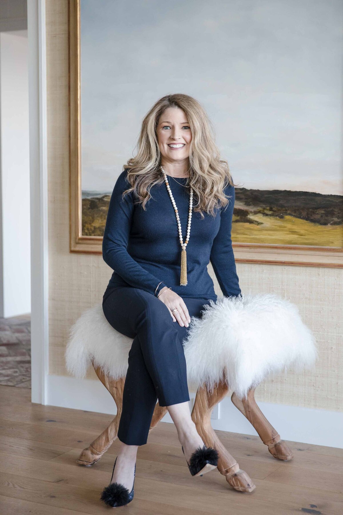 portrait-fur-stool-interior-designer-tiburon