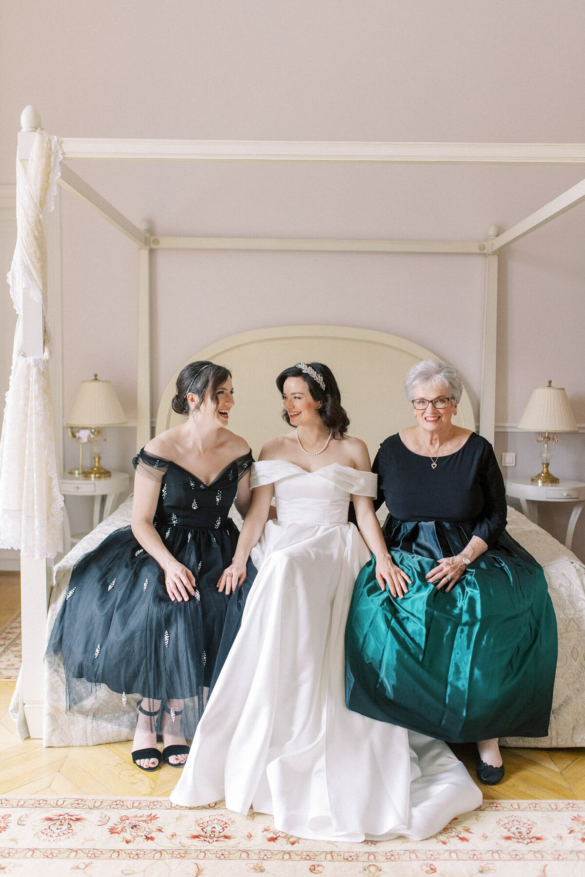 Maïlys Fortune Photography Husband Wife Wedding Weddings Photography France Switzerland Italy Timeless Dreamy Imagery Bilingual French English Destination Weddings Destination Wedding Provence French Riviera Paris Lake Como Tuscany48