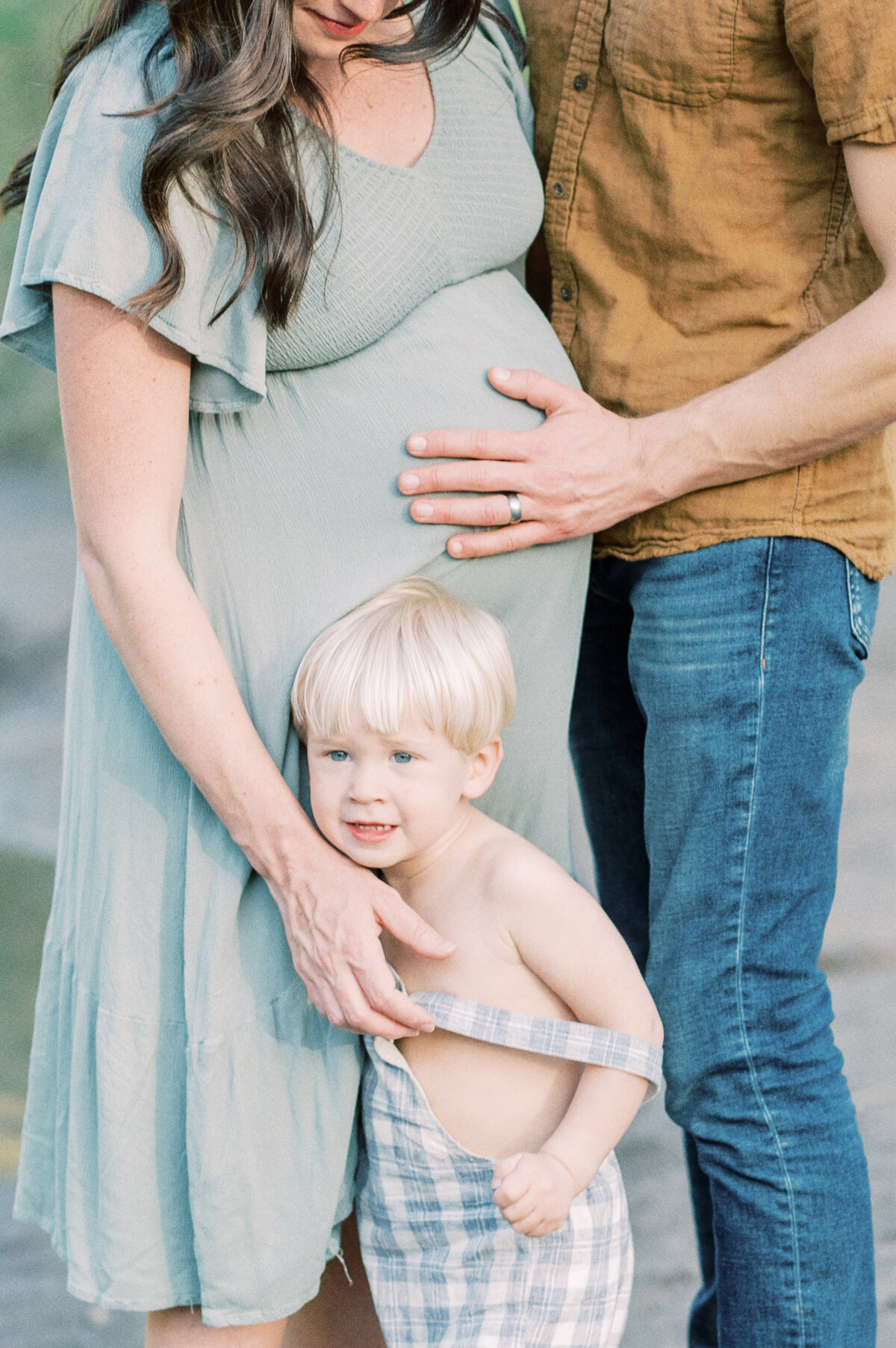 family maternity on beach-1
